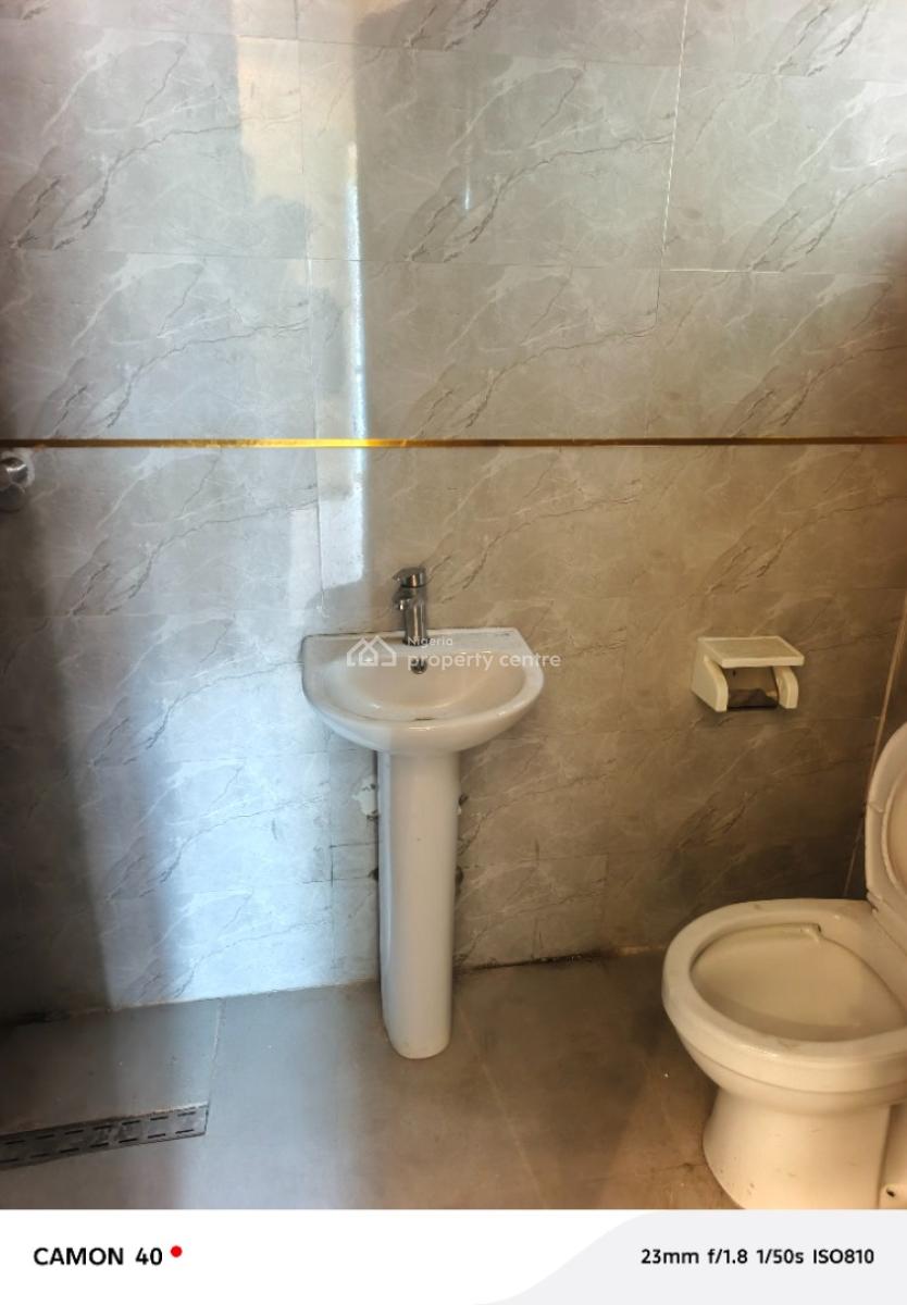 Very Decent But Potable Mini Flat in Ijesha Surulere, Off Omilani Street, Ijesha, Surulere, Lagos, Mini Flat (room and Parlour) for Rent