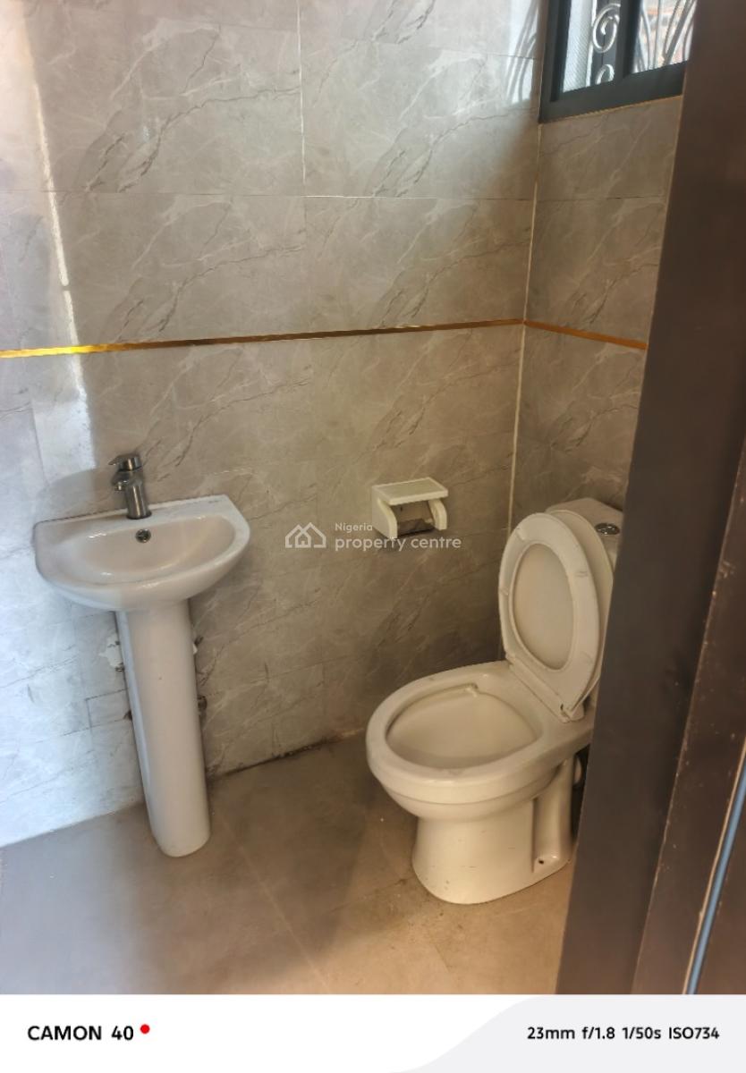 Very Decent But Potable Mini Flat in Ijesha Surulere, Off Omilani Street, Ijesha, Surulere, Lagos, Mini Flat (room and Parlour) for Rent