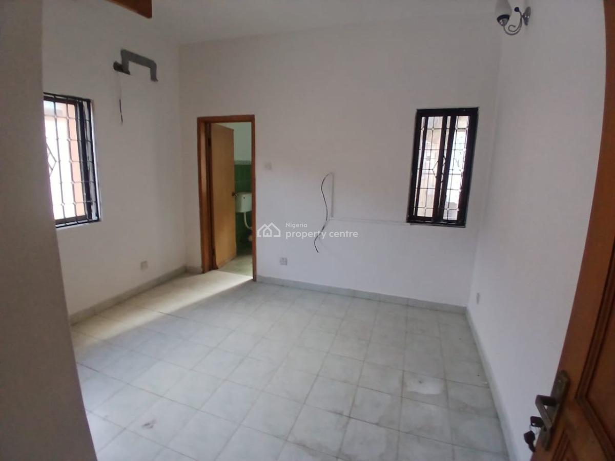 4 Bedroom Semi Detached House with Bq, Lekki Phase 1, Lekki, Lagos, Semi-detached Duplex for Rent
