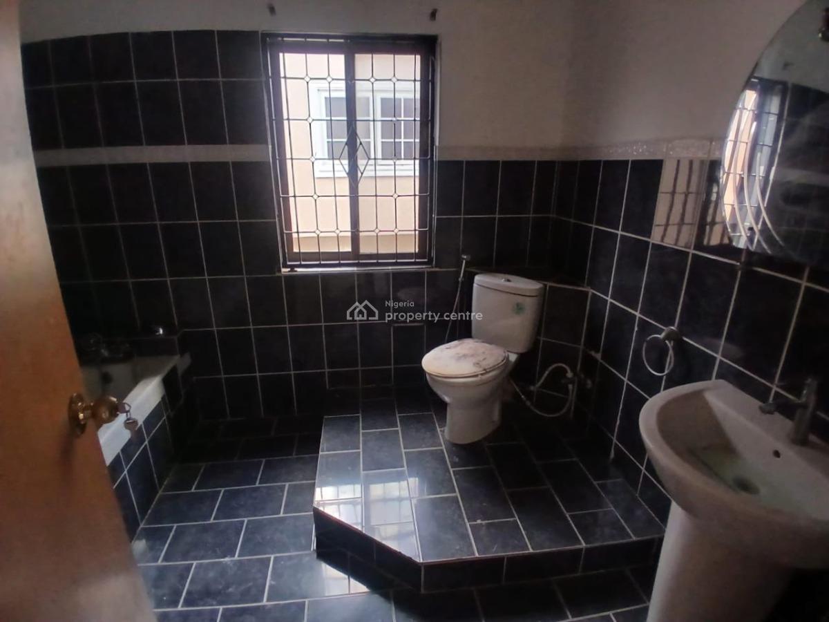4 Bedroom Semi Detached House with Bq, Lekki Phase 1, Lekki, Lagos, Semi-detached Duplex for Rent