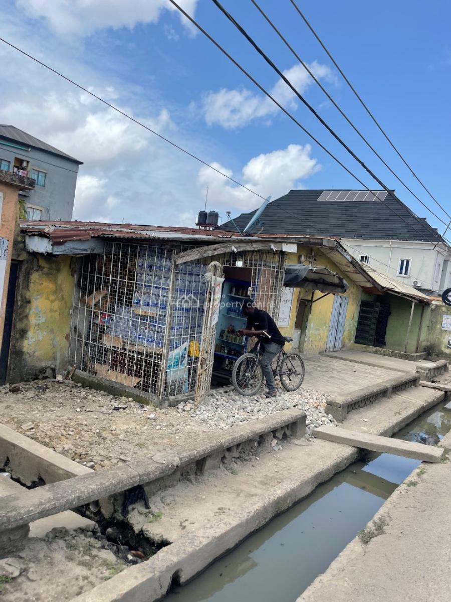 a Bungalow Sitting on a Full Plot of Land Measuring 527sqm, Off Nnobi Street Off Kilo Bustop Surulere, Surulere, Lagos, Mixed-use Land for Sale