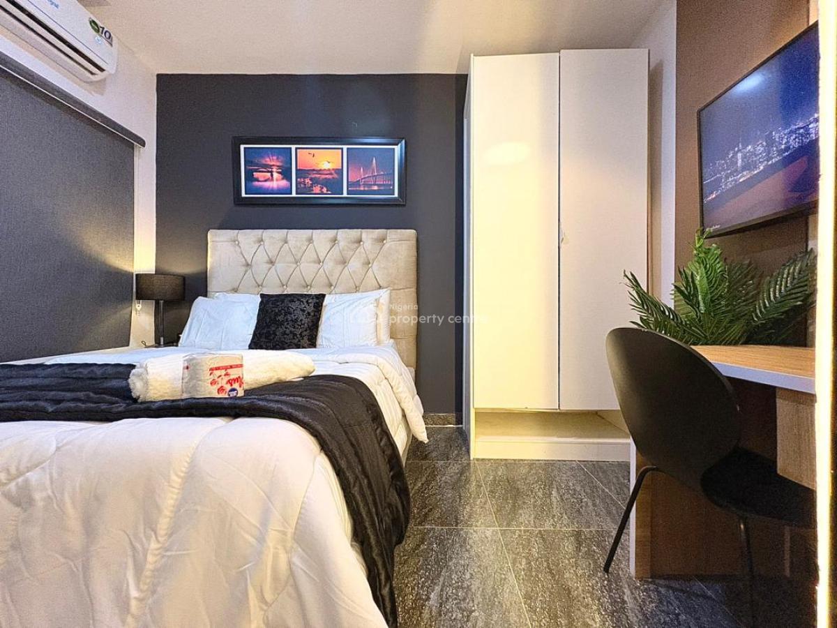 Luxurious and Cozy Studio Apartment with Private Compound Nd Swimming, Smart Security Door, Piano Shower Button , Board Games, Ikate, Lekki, Lagos, Flat / Apartment Short Let