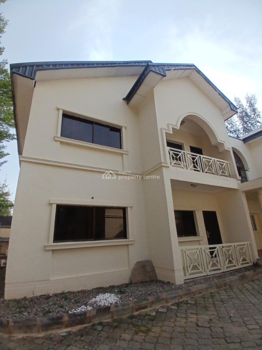 Well Renovated 3 Bedroom Block of Flat, Asokoro Abuja Diplomatic Zone, Asokoro District, Abuja, House for Rent