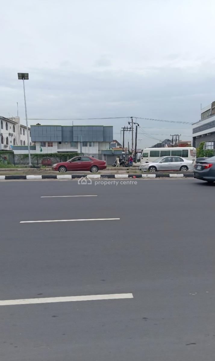 Commercial Property Facing Expressway, Lekki, Lagos, Plaza / Complex / Mall for Sale