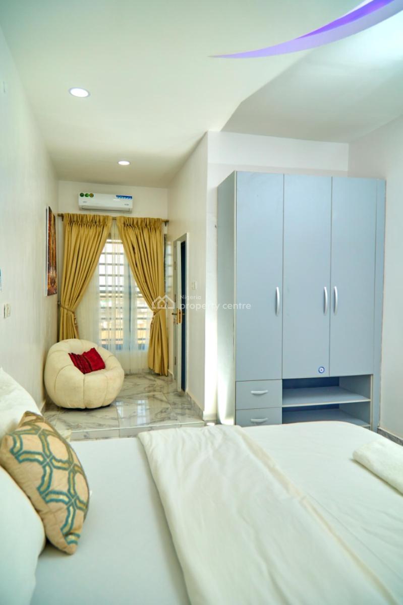 Luxury 5 Bedroom Apartment with Housekeepingvand Jaccuzi Bath, Family Game Lounge,en Suite Rooms ,snooker, Lekki, Lagos, Flat / Apartment Short Let
