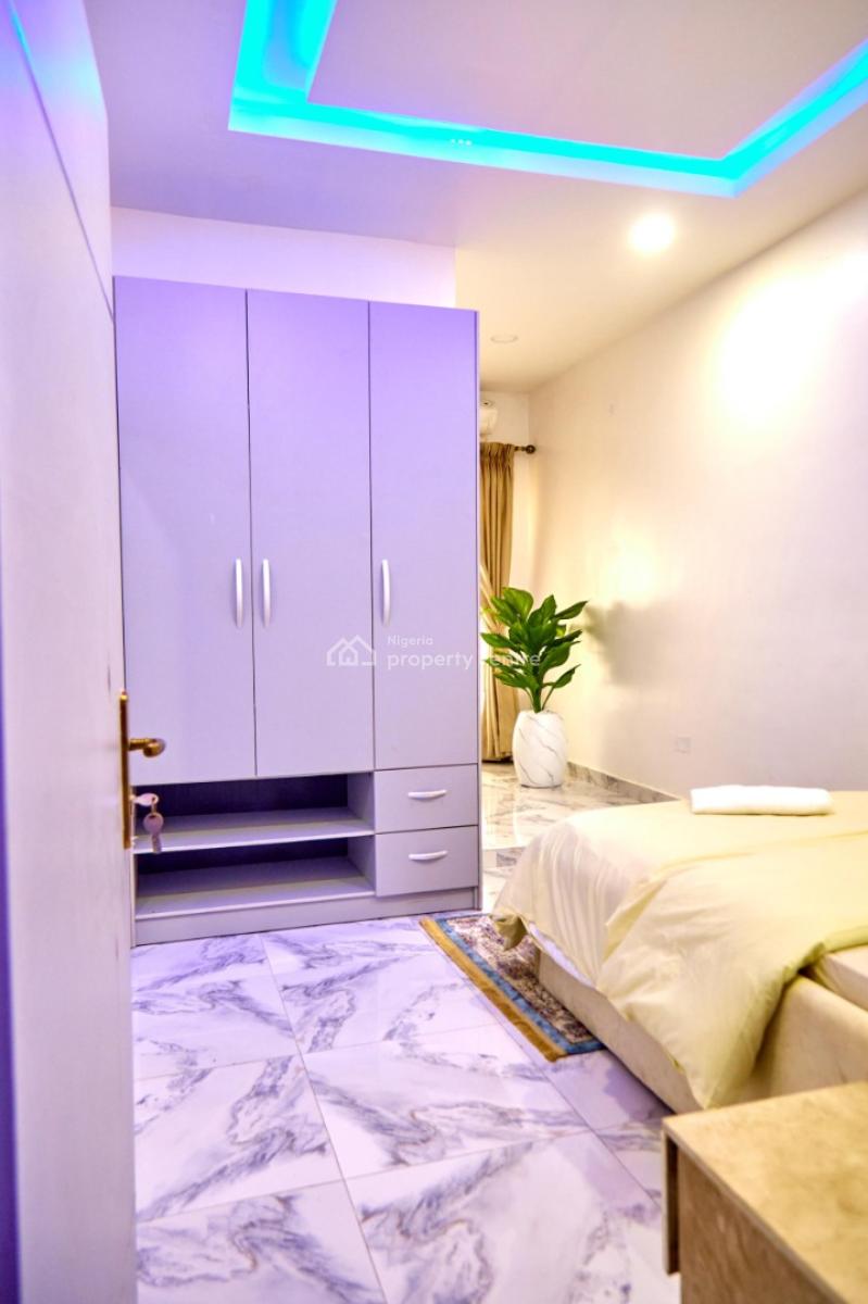 Luxury 5 Bedroom Apartment with Housekeepingvand Jaccuzi Bath, Family Game Lounge,en Suite Rooms ,snooker, Lekki, Lagos, Flat / Apartment Short Let