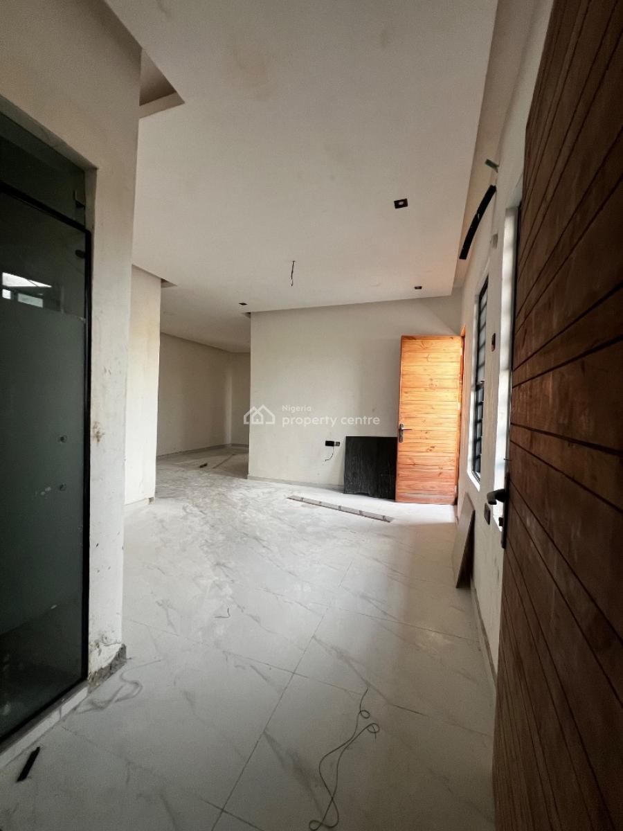 Newly Built 2/bedroom Apartments, Yaba, Yaba, Lagos, Flat / Apartment for Rent