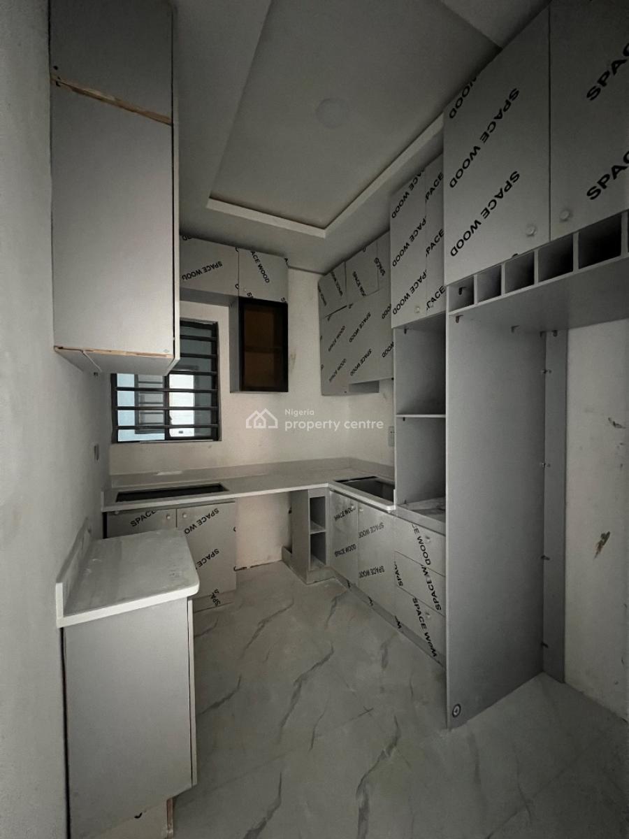 Newly Built 2/bedroom Apartments, Yaba, Yaba, Lagos, Flat / Apartment for Rent