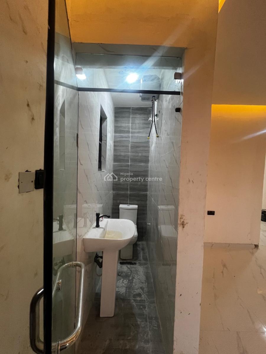 Newly Built 2 Bedroom Apartments, Yaba, Lagos, Flat / Apartment for Rent