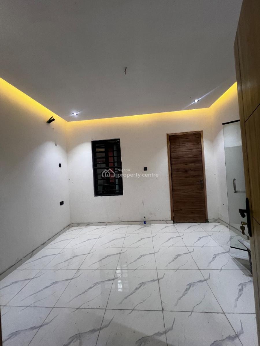 Newly Built 2 Bedroom Apartments, Yaba, Lagos, Flat / Apartment for Rent