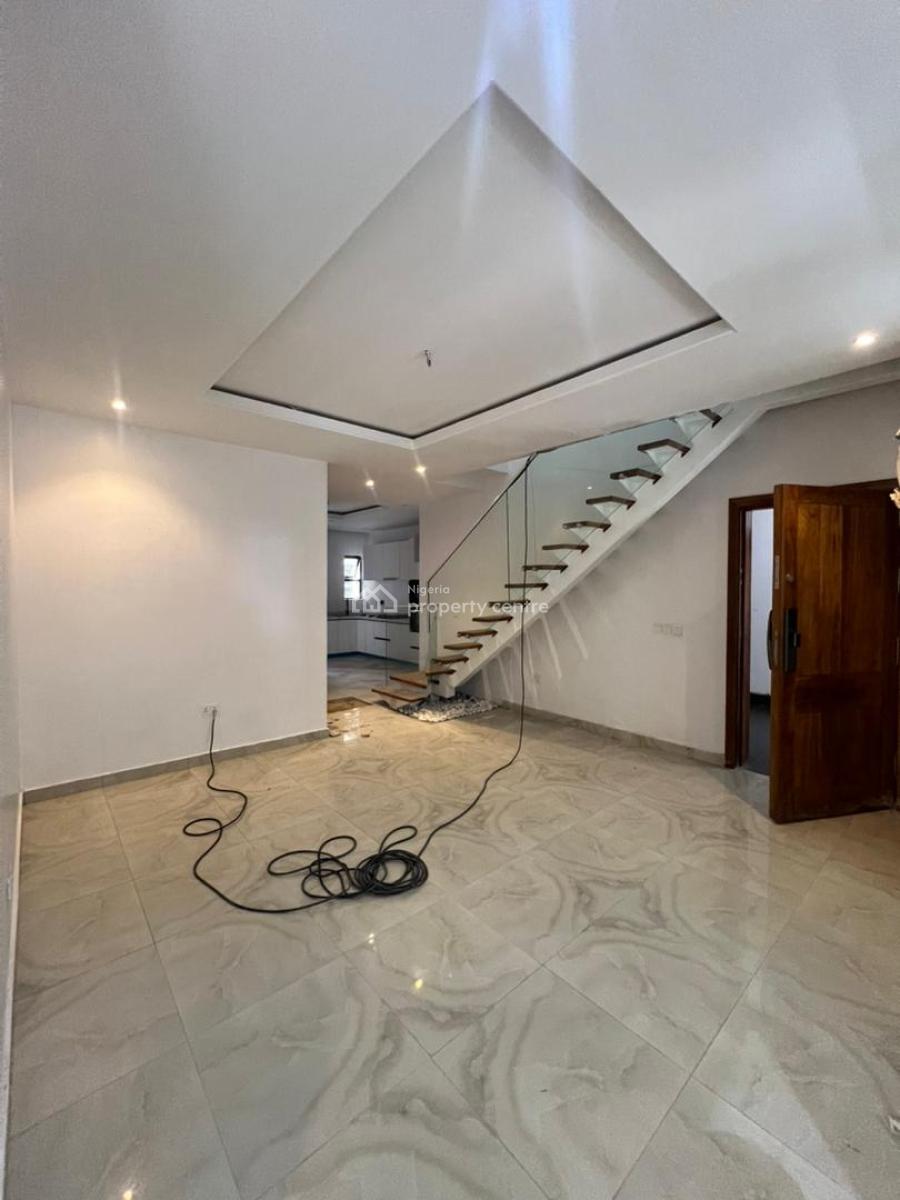 2 Bedrooms Maisonette, Lekki Phase 1, Lekki, Lagos, Flat / Apartment for Rent