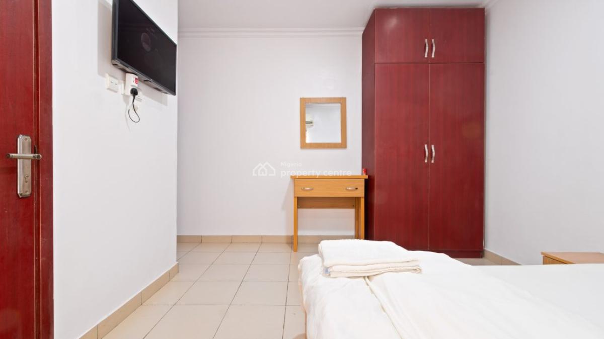 3 Bedrooms Lovely Apartment in a Fully Serviced Estate, Cromwell Estate, Chevron, Lekki, Lagos, Flat / Apartment for Rent