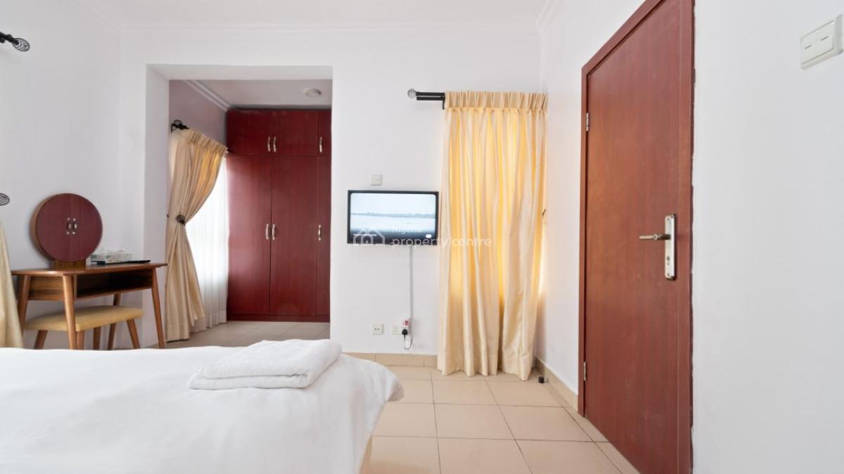 3 Bedrooms Lovely Apartment in a Fully Serviced Estate, Cromwell Estate, Chevron, Lekki, Lagos, Flat / Apartment for Rent