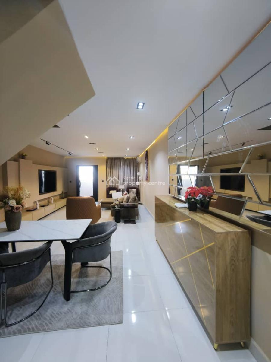 Luxury 2 Bedroom Maisonette in a Service Estate, Lekki Phase 1, Lekki, Lagos, Flat / Apartment for Rent
