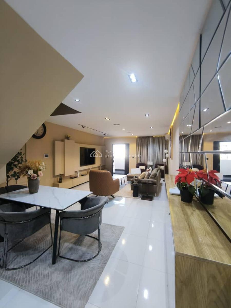 Luxury 2 Bedroom Maisonette in a Service Estate, Lekki Phase 1, Lekki, Lagos, Flat / Apartment for Rent