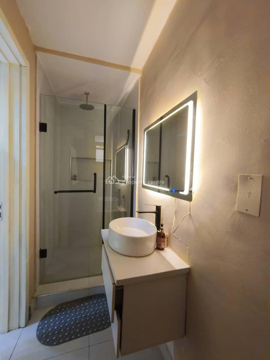 Luxury 2 Bedroom Maisonette in a Service Estate, Lekki Phase 1, Lekki, Lagos, Flat / Apartment for Rent