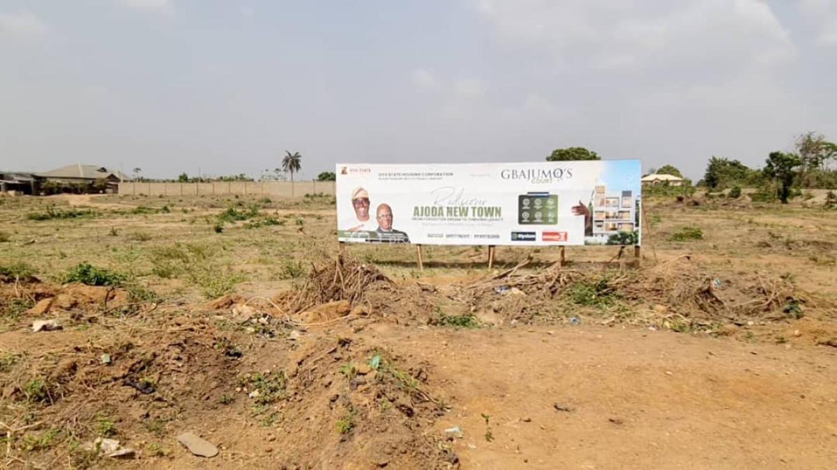 Gbajumos Court Inside Omituntun Estate, Omituntun Estate Ajoda New Town, Ibadan, Oyo, Mixed-use Land for Sale