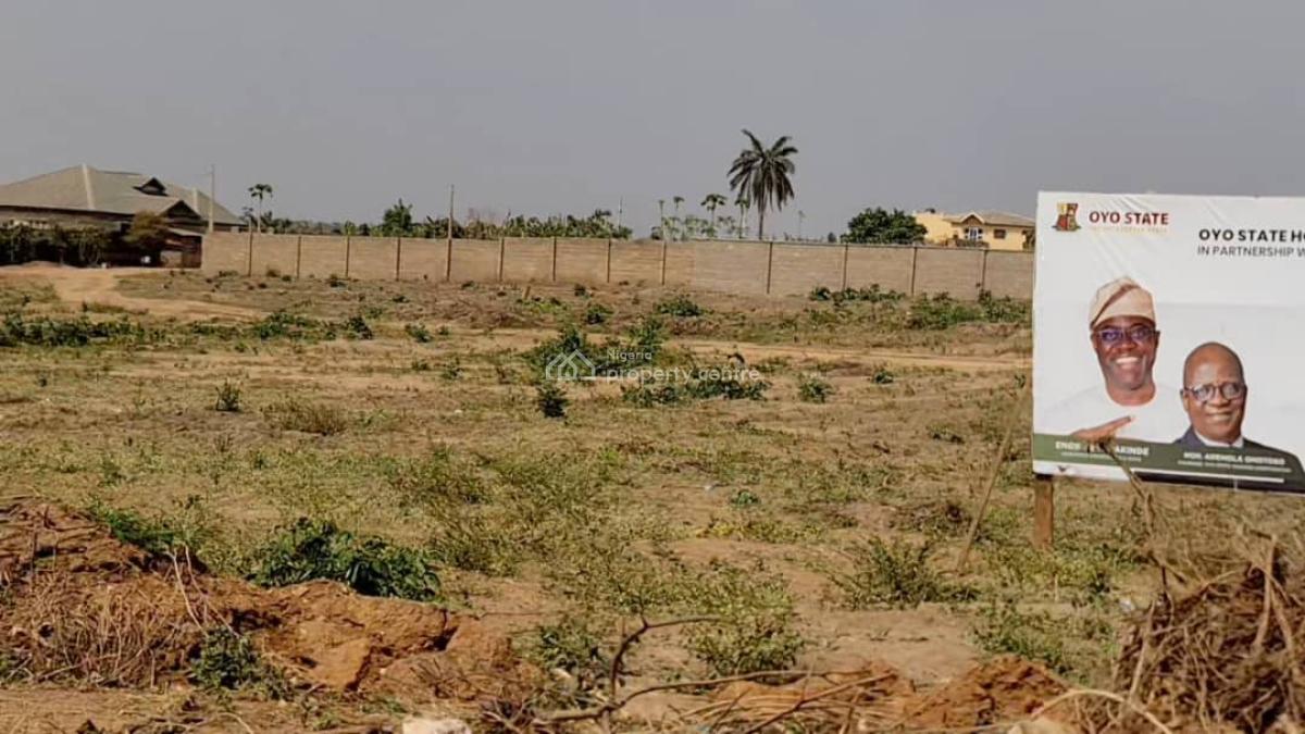 Buy and Estate Land in Gbajumos Court, Omituntun Estate, Inside Omituntun Estate, Ajoda New Town, Ibadan, Oyo, Mixed-use Land for Sale