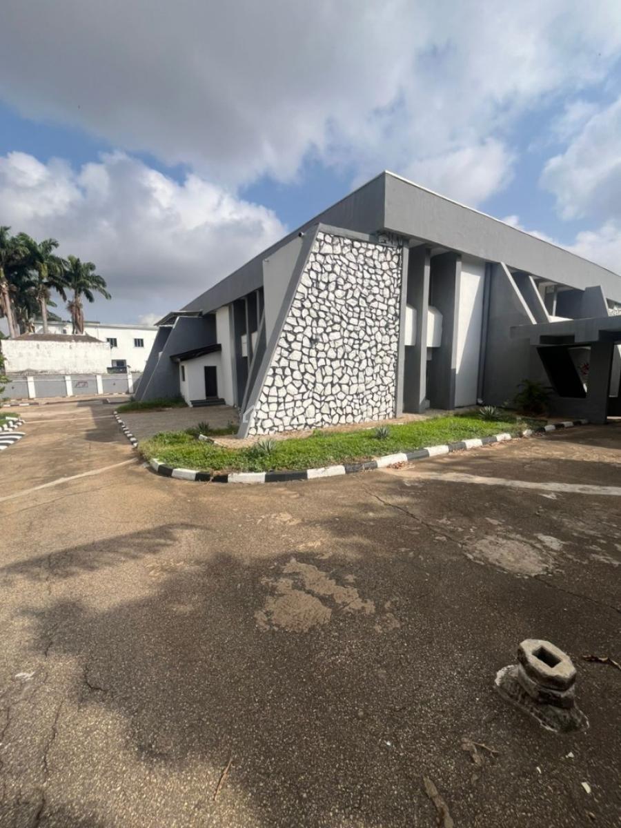 8bedroom Fully Detached Duplex with 2rooms Guest Chalet and a Basement, Asokoro District, Abuja, Detached Duplex for Rent