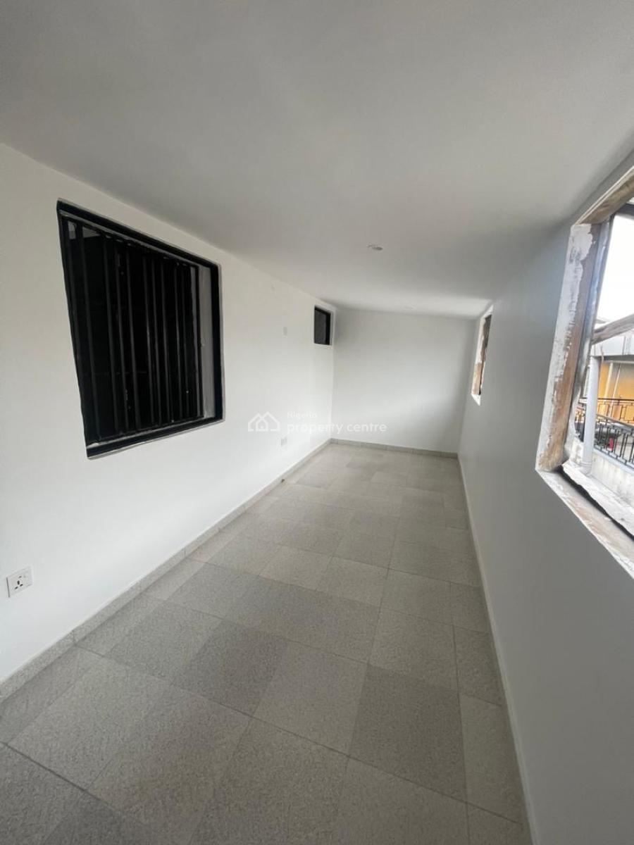 Luxurious 4 Bedroom Duplex with 2 Bq, Surulere, Adeniran Ogunsanya, Surulere, Lagos, Detached Duplex for Rent