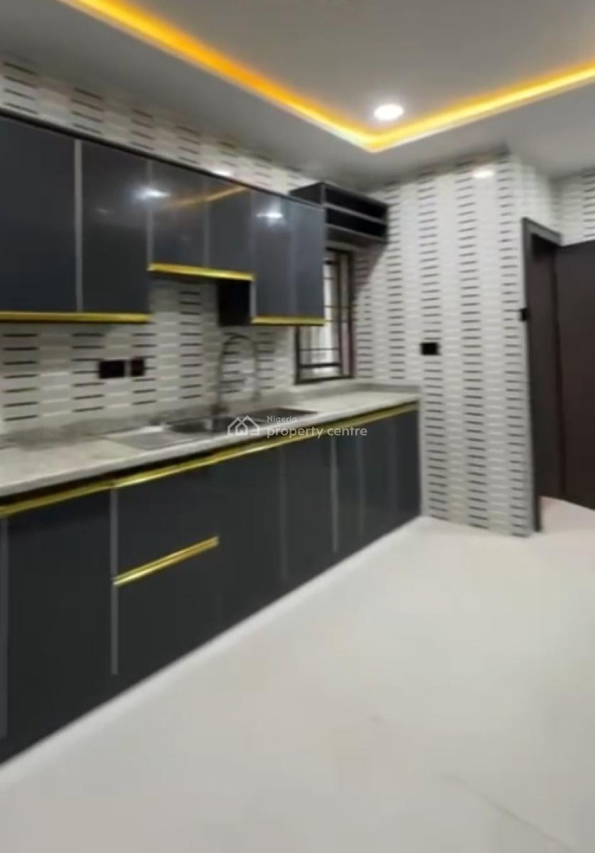 4 Bedrooms Terrace Duplex* (nb : No Bq But Very Spacious) in Gaduwa, Gaduwa, Abuja, Terraced Duplex for Sale
