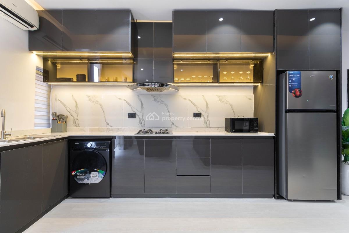 Luxury 2bed Apartment with Snooker, Off Admiralty, Lekki Phase 1, Lekki, Lagos, Flat / Apartment Short Let