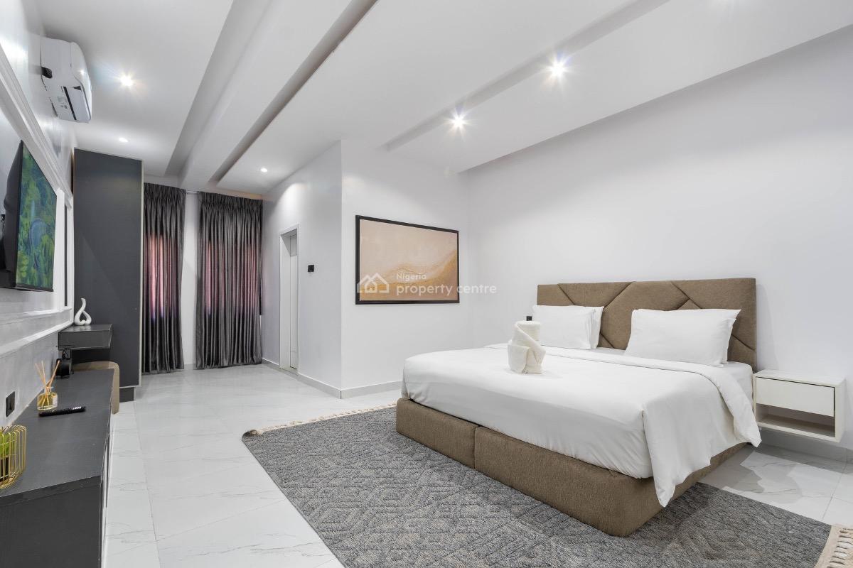 Luxury 2bed Apartment with Snooker, Off Admiralty, Lekki Phase 1, Lekki, Lagos, Flat / Apartment Short Let