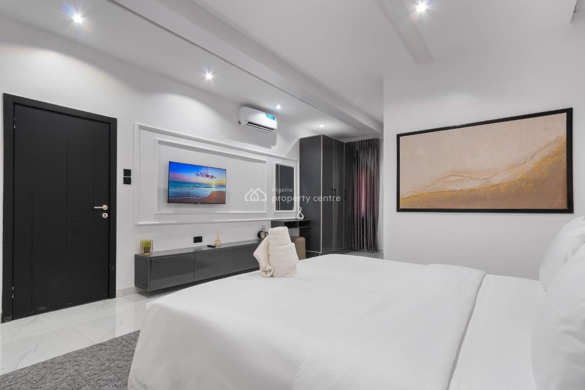 Luxury 2bed Apartment with Snooker, Off Admiralty, Lekki Phase 1, Lekki, Lagos, Flat / Apartment Short Let