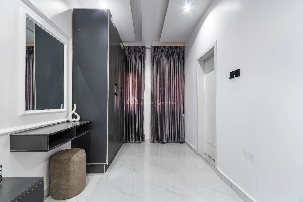 Luxury 2bed Apartment with Snooker, Off Admiralty, Lekki Phase 1, Lekki, Lagos, Flat / Apartment Short Let