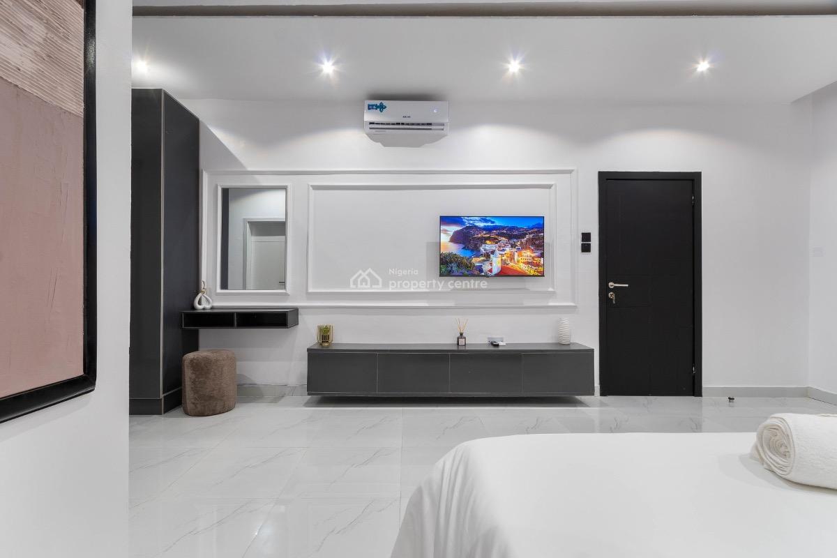 Luxury 2bed Apartment with Snooker, Off Admiralty, Lekki Phase 1, Lekki, Lagos, Flat / Apartment Short Let