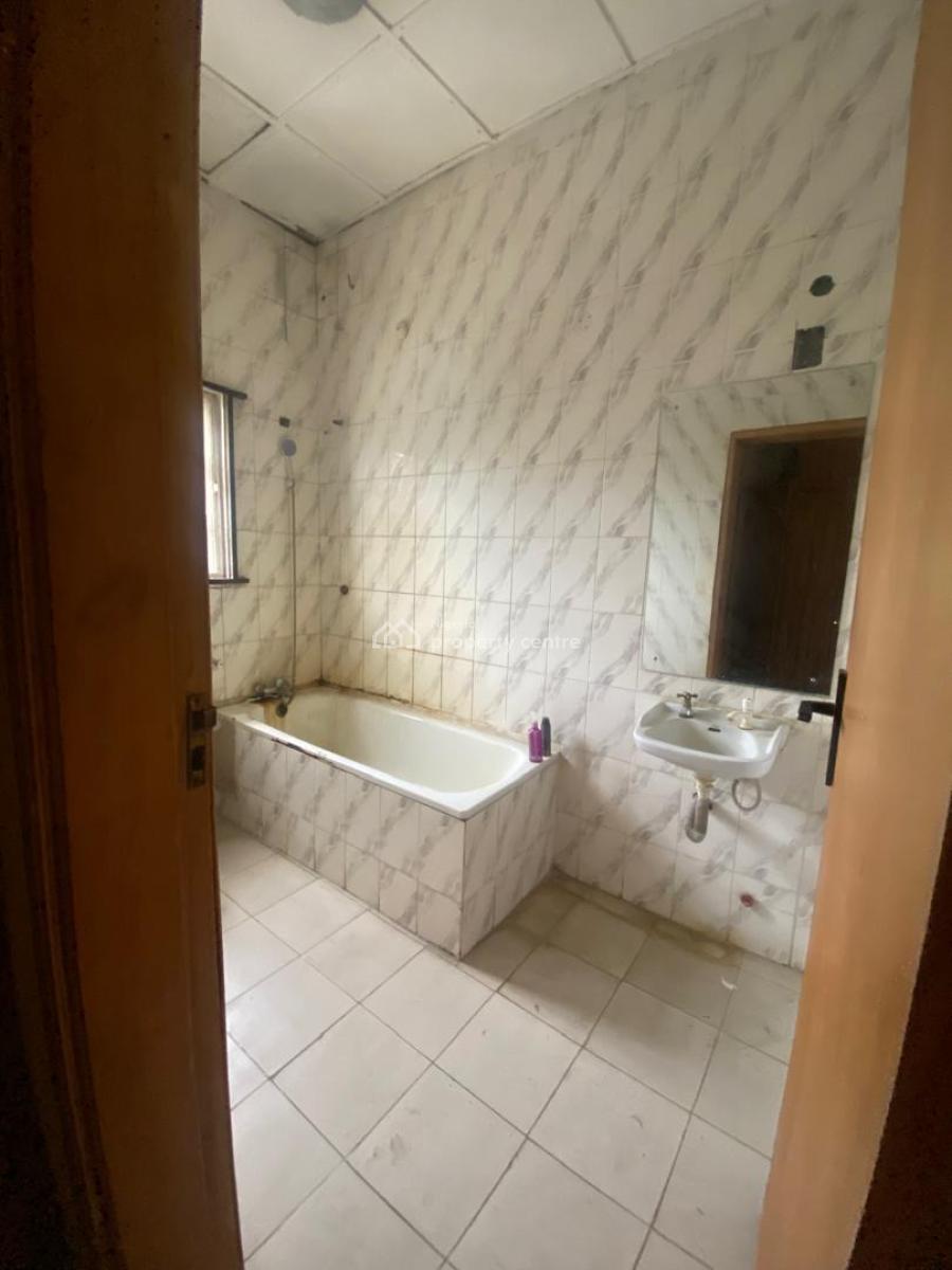 Spacious Self Serviced 2 Bedroom Flat Upstairs, Off Freedom Way, Ikate, Lekki, Lagos, Flat / Apartment for Rent