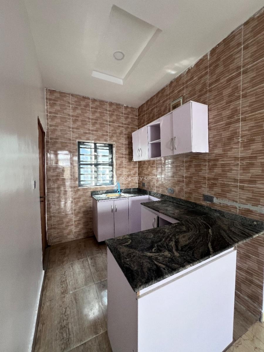 a Well Built 2bedroom Apartment, Before Novare Shoprite Ajah, Lekki Phase 2, Lekki, Lagos, Flat / Apartment for Rent