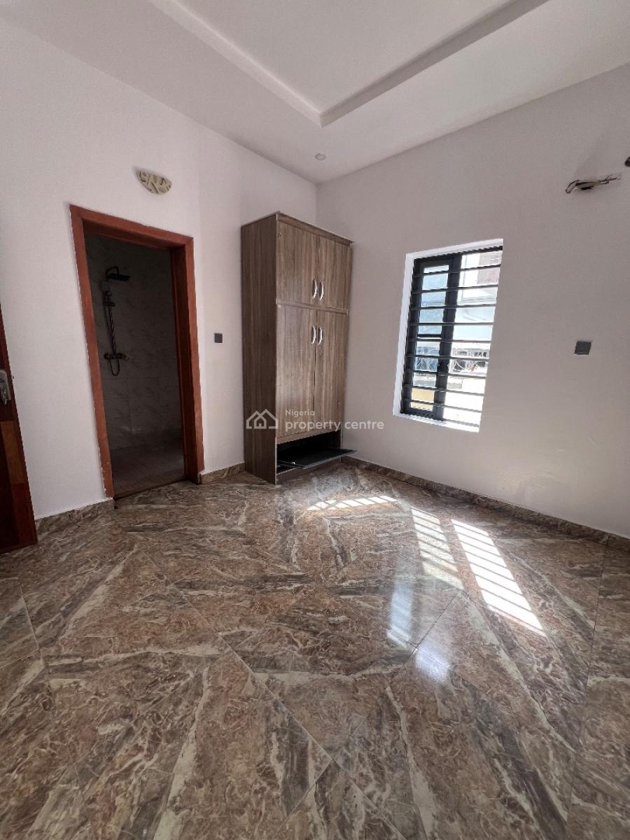 a Well Built 2bedroom Apartment, Before Novare Shoprite Ajah, Lekki Phase 2, Lekki, Lagos, Flat / Apartment for Rent