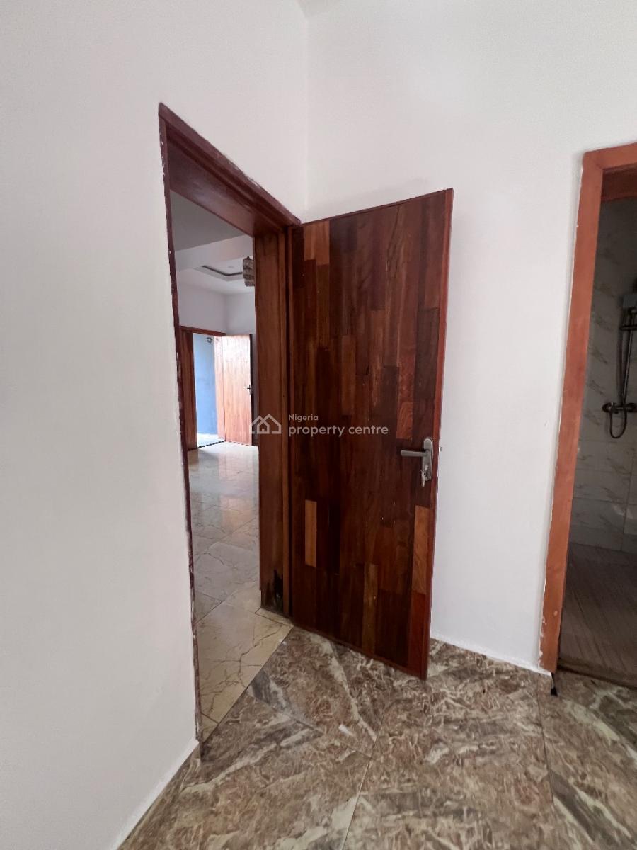 a Well Built 2bedroom Apartment, Before Novare Shoprite Ajah, Lekki Phase 2, Lekki, Lagos, Flat / Apartment for Rent