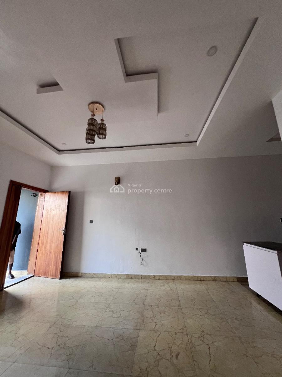 a Well Built 2bedroom Apartment, Before Novare Shoprite Ajah, Lekki Phase 2, Lekki, Lagos, Flat / Apartment for Rent