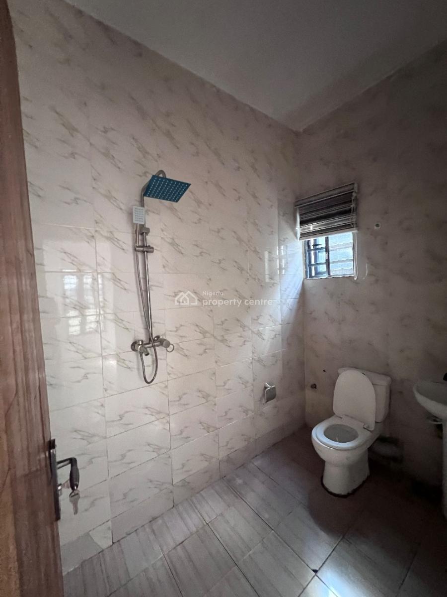 a Well Built 2bedroom Apartment, Before Novare Shoprite Ajah, Lekki Phase 2, Lekki, Lagos, Flat / Apartment for Rent