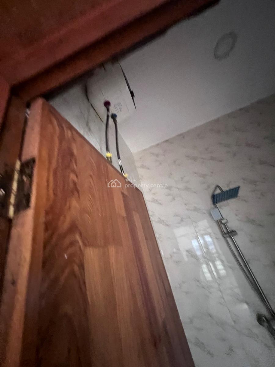 a Well Built 2bedroom Apartment, Before Novare Shoprite Ajah, Lekki Phase 2, Lekki, Lagos, Flat / Apartment for Rent