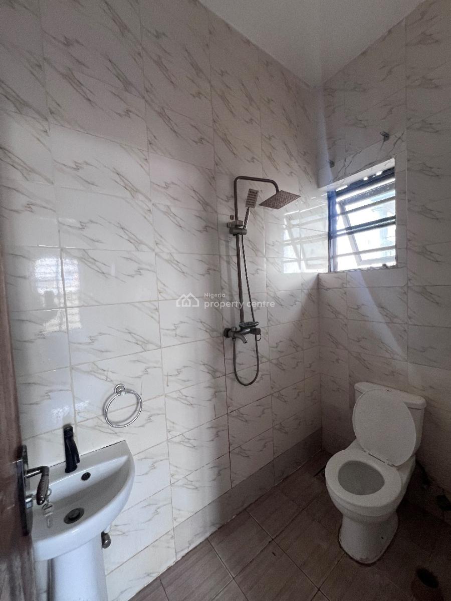 a Well Built 2bedroom Apartment, Before Novare Shoprite Ajah, Lekki Phase 2, Lekki, Lagos, Flat / Apartment for Rent