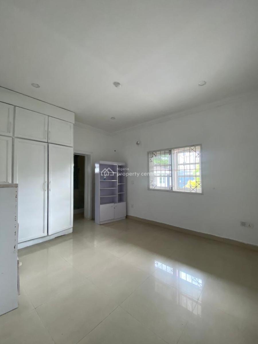 Luxury Renovated 3 Bedrooms Apartment with a Bq, Off Admiralty Way, Lekki Phase 1, Lekki, Lagos, Flat / Apartment for Rent