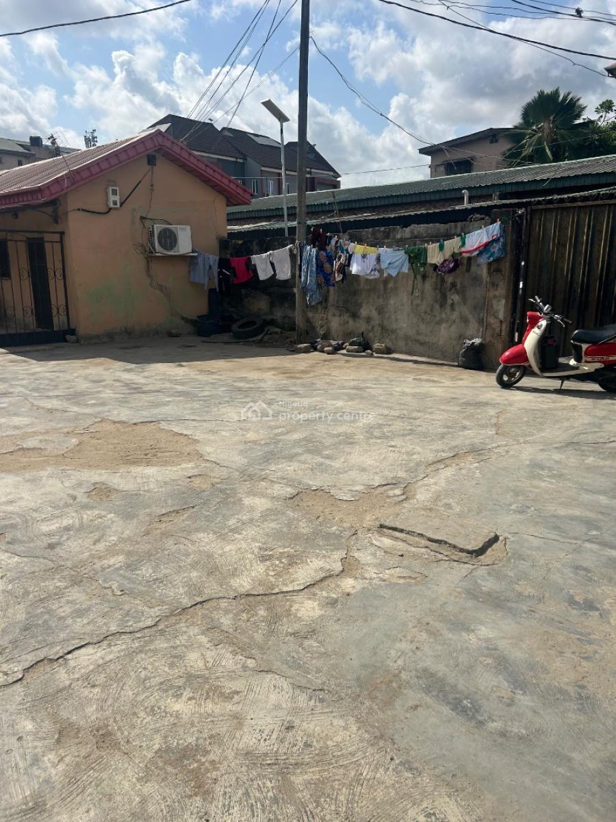 Detached House on 1680sqm, Brickfield, Ebute Metta East, Yaba, Lagos, Detached Duplex for Sale