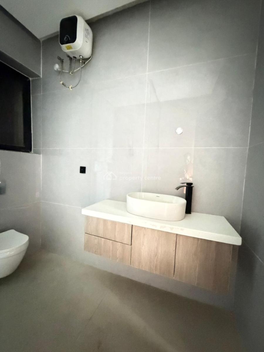 Elegant 2 Bedroom Apartment, Lekki Phase 1, Lekki, Lagos, Flat / Apartment for Sale