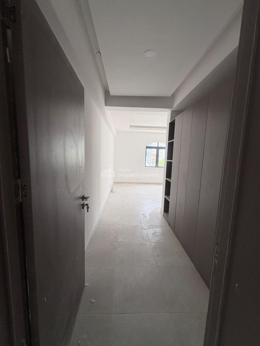 3 Bedroom with Bq Beautifully Built and Spacious, Lekki Phase 1, Lekki, Lagos, Flat / Apartment for Rent