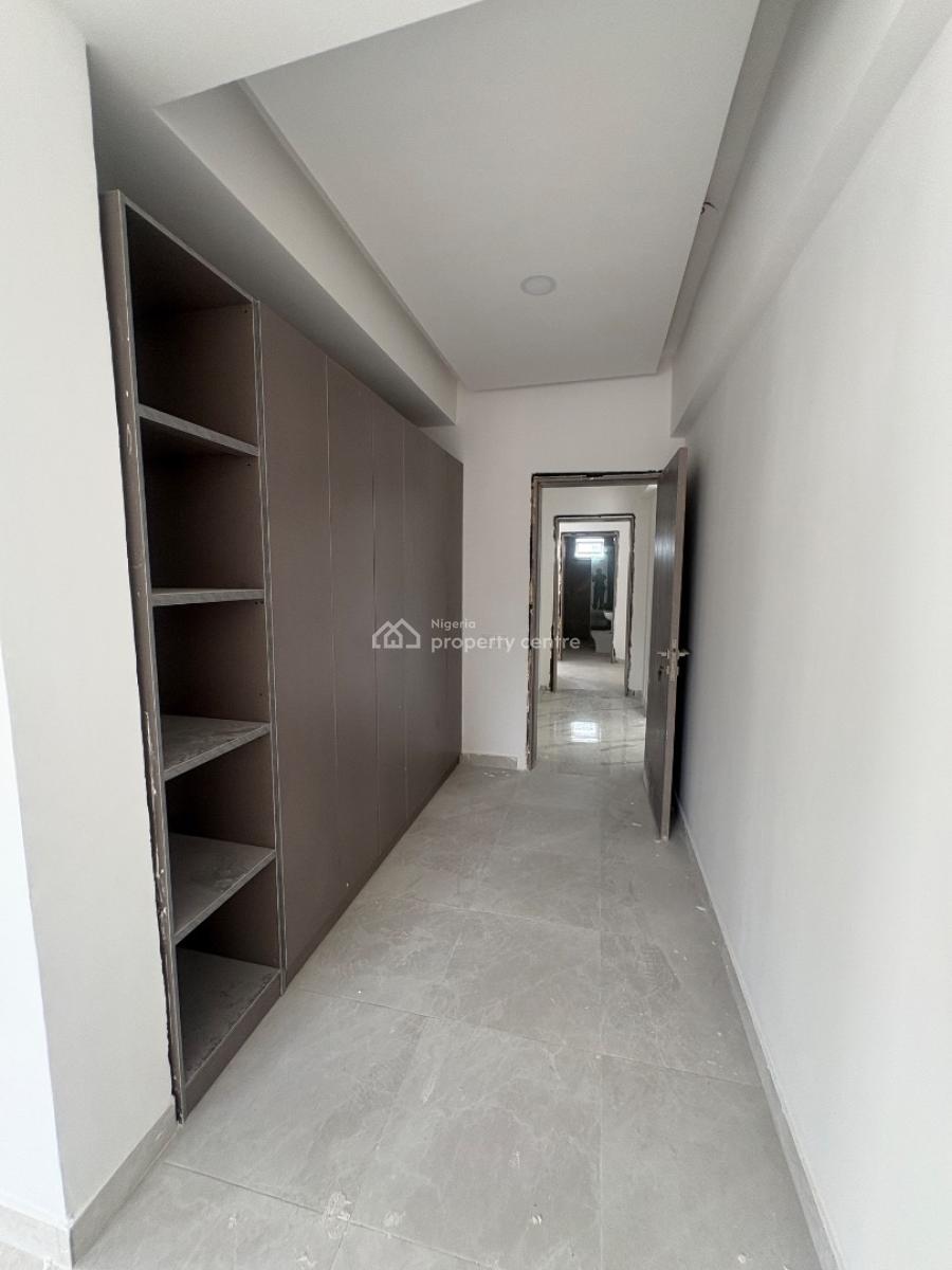 3 Bedroom with Bq Beautifully Built and Spacious, Lekki Phase 1, Lekki, Lagos, Flat / Apartment for Rent