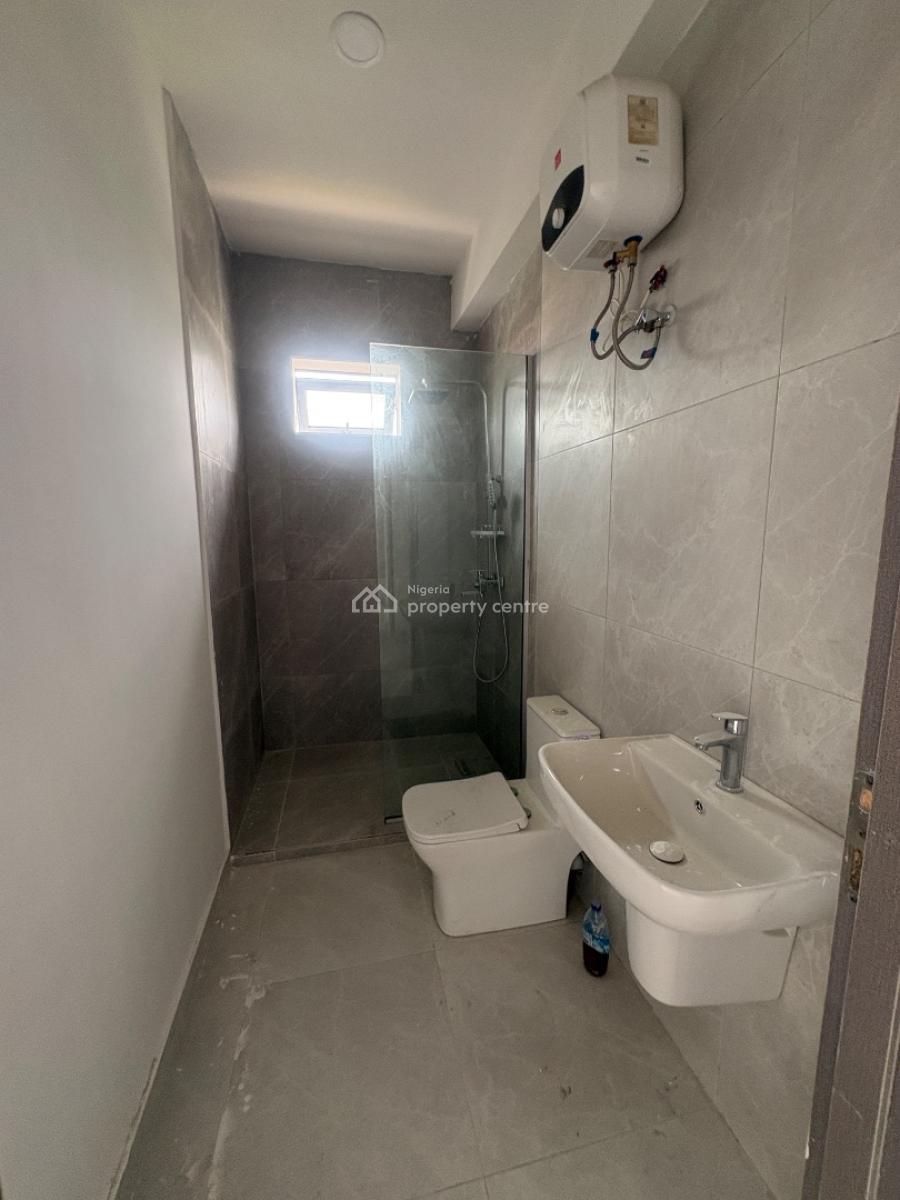 3 Bedroom with Bq Beautifully Built and Spacious, Lekki Phase 1, Lekki, Lagos, Flat / Apartment for Rent