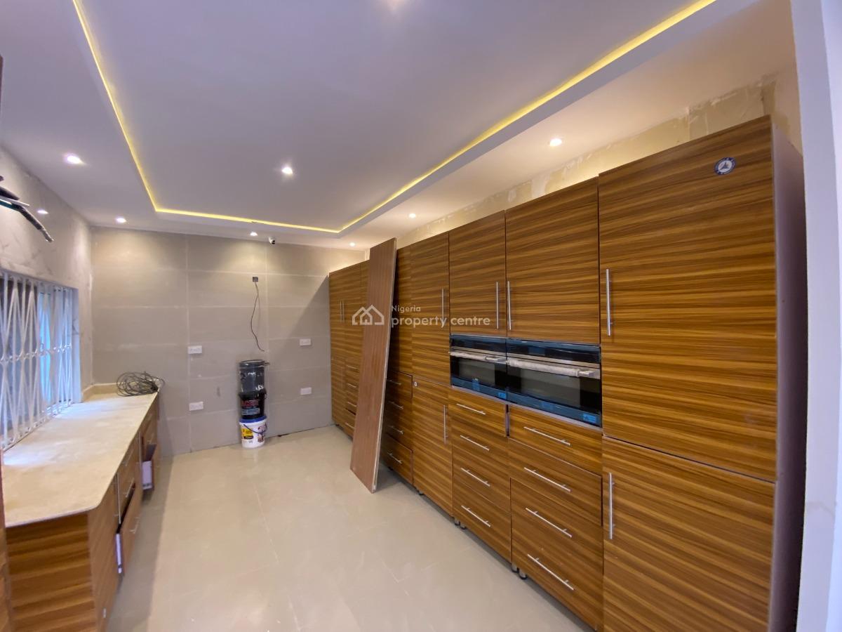 4-bedroom Maisonette with Bq, Ample Parking, Courtyard, Parkview, Ikoyi, Lagos, Semi-detached Duplex for Rent
