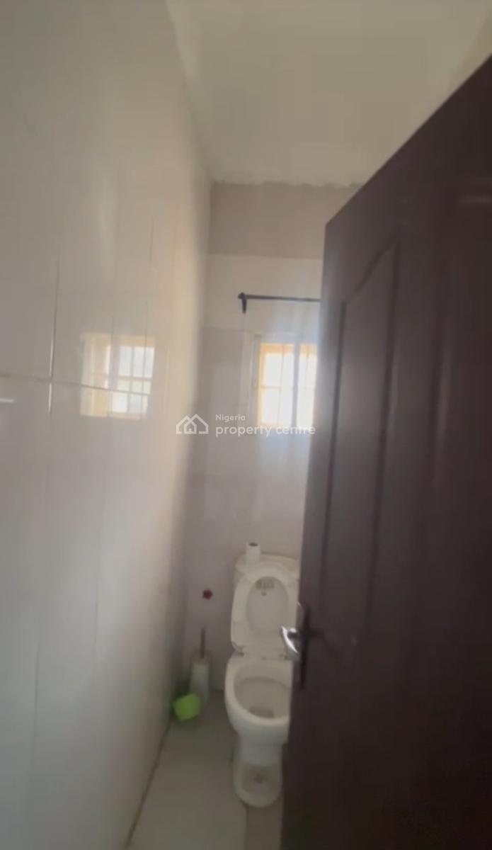 Clean 2 Bedroom on a Tarred Rd, Wuye Main, Wuye, Abuja, Flat / Apartment for Rent
