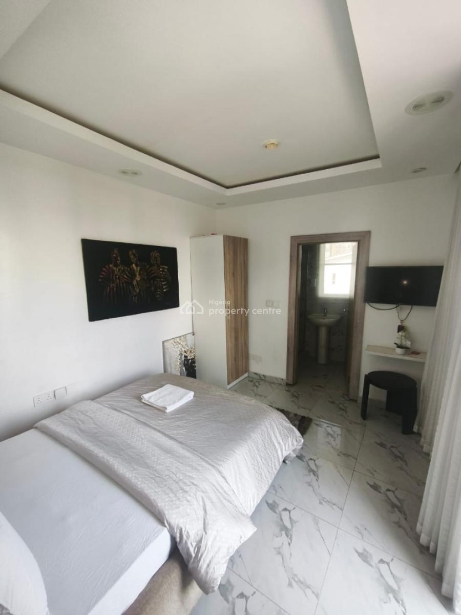 Lovely 2 Bedroom Flat Ensuit with Pool, Gym, Elevator, Periwinkle Estate, Lekki Phase 1, Lekki, Lagos, Flat / Apartment for Rent