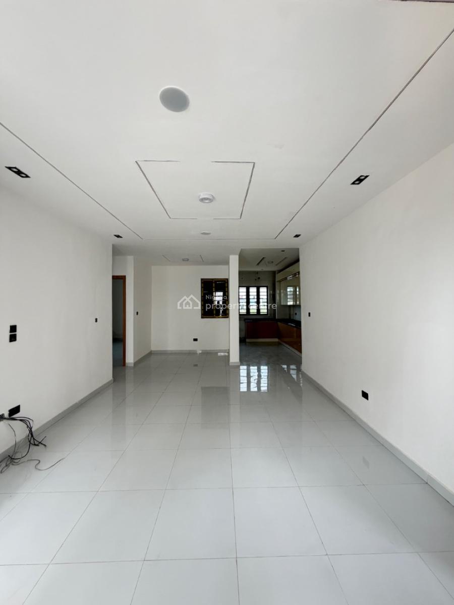 Well Spacious 2 Bedrooms Apartment, Vgc, Lekki, Lagos, Flat / Apartment for Sale