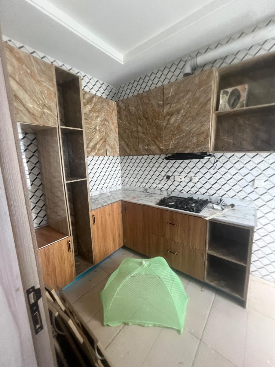 Luxury Brand New 2 Bedroom Flat Upstairs, Mobil Road, Ilaje, Ajah, Lagos, Flat / Apartment for Rent