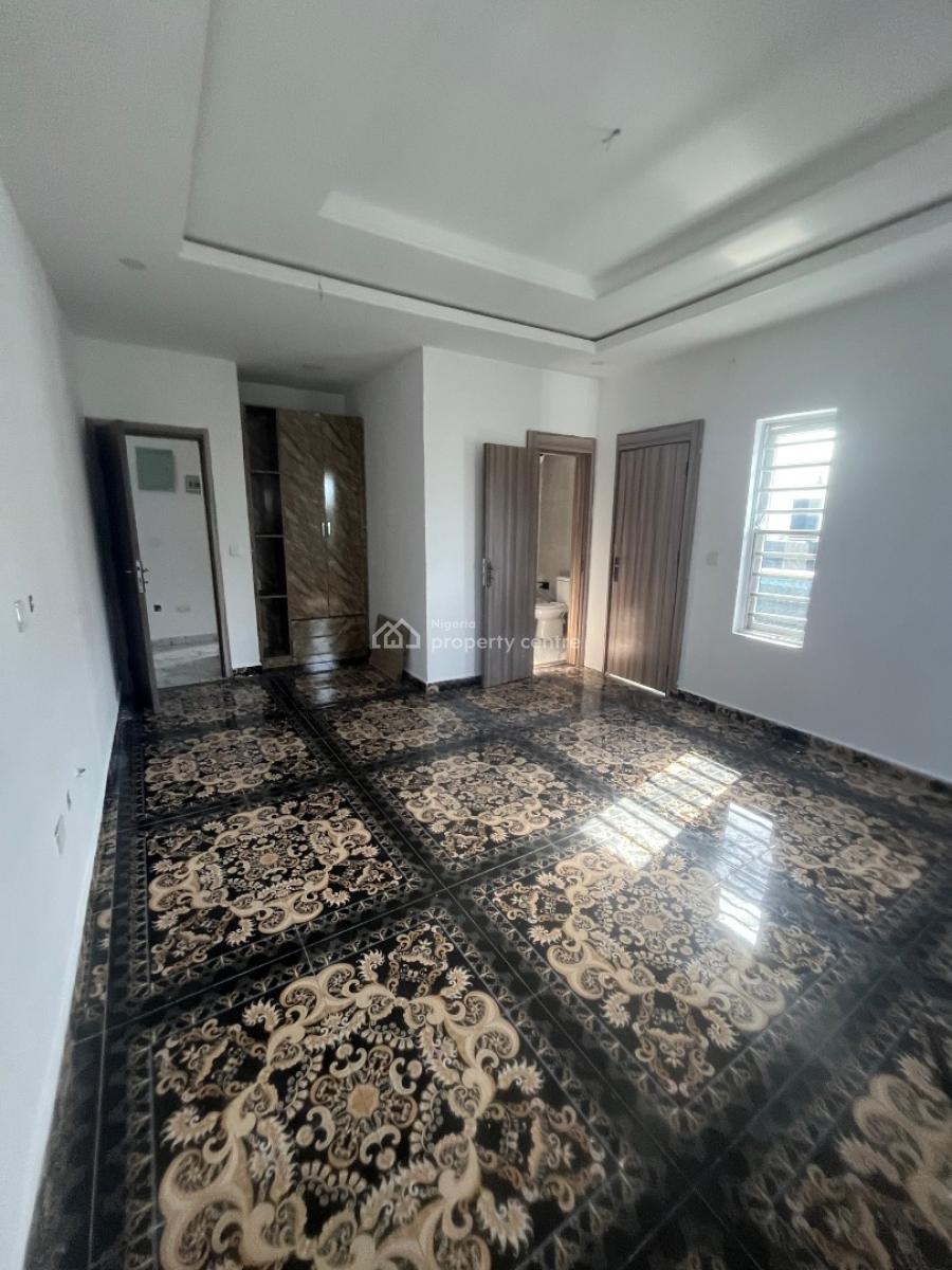 Luxury Brand New 2 Bedroom Flat Upstairs, Mobil Road, Ilaje, Ajah, Lagos, Flat / Apartment for Rent